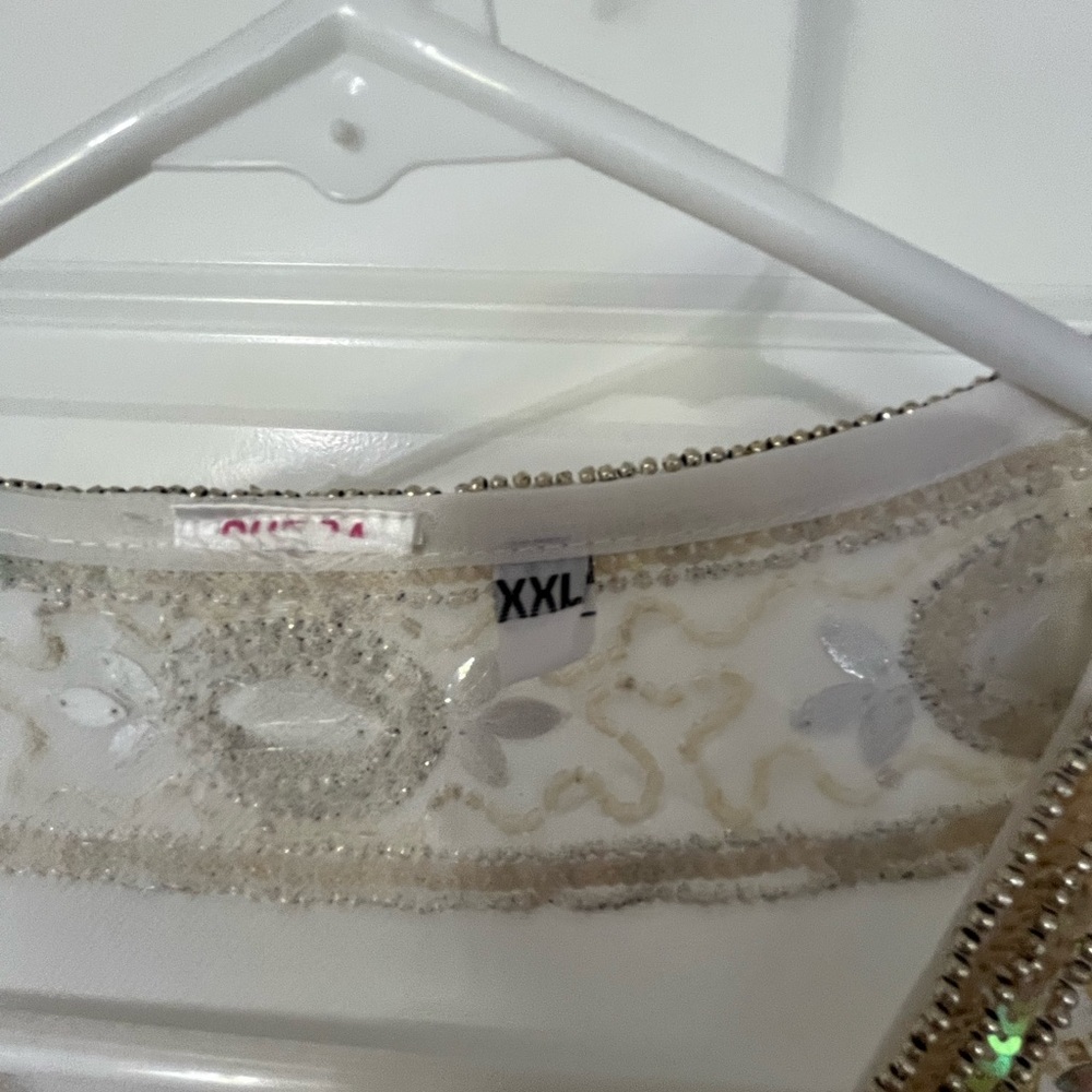 Sequin sheer Top - Picture 3 of 4